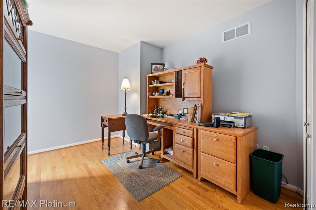 2336 Swans Cove, 7, Fenton, MI 48430 — Photo 17