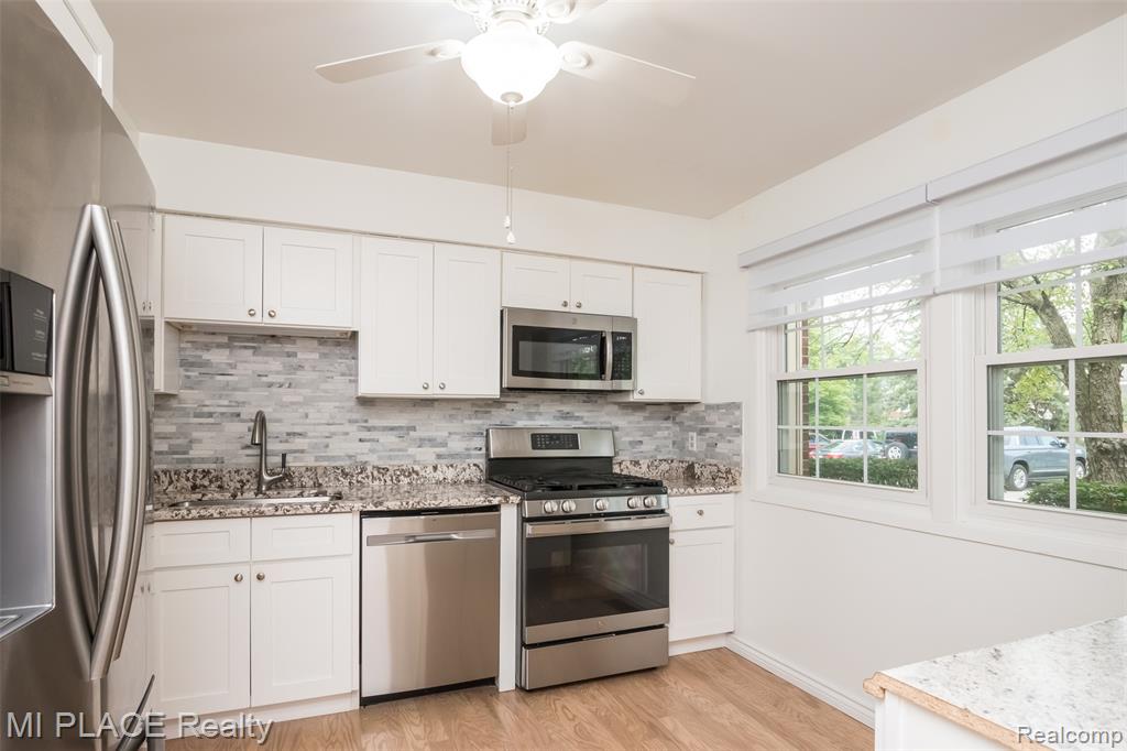 1599 Brentwood Drive, Troy, MI 48098 — Photo 18