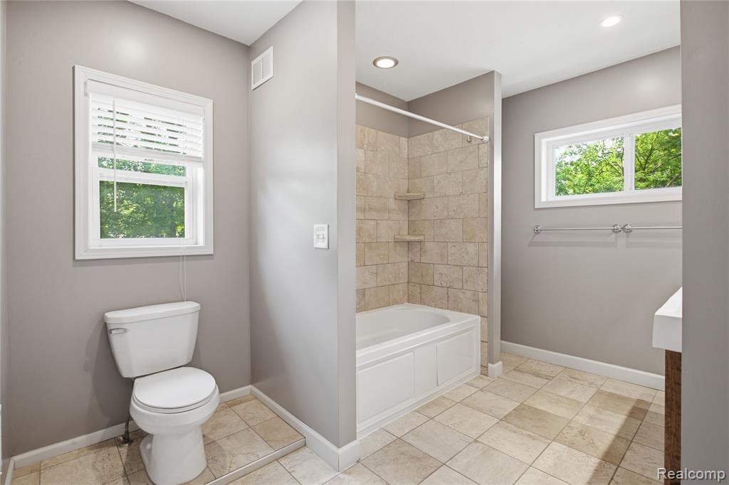 536 E Maplehurst Street, Ferndale, MI 48220 — Photo 31