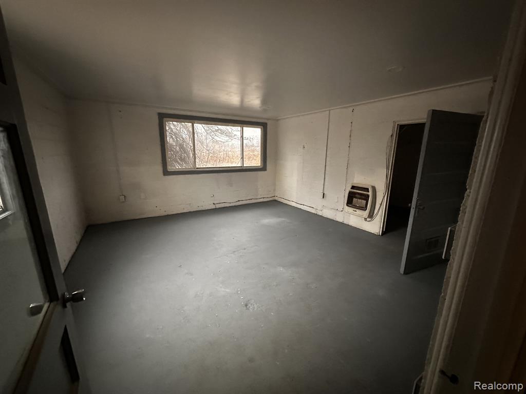 41241 E HURON RIVER Drive, Van Buren, MI 48111 — Photo 10
