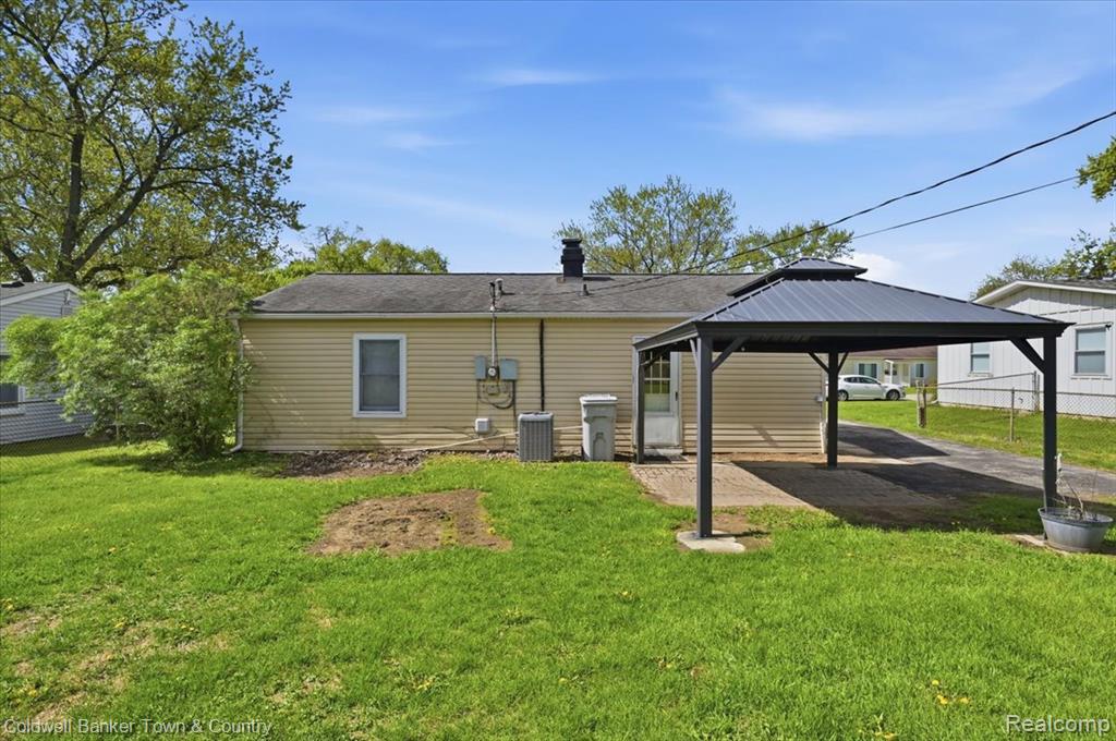 6151 Stephen, Brighton, MI 48116 — Photo 3