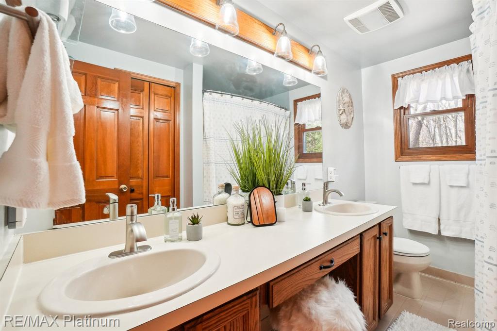 3380 W COHOCTAH Road, Fowlerville, MI 48836 — Photo 18