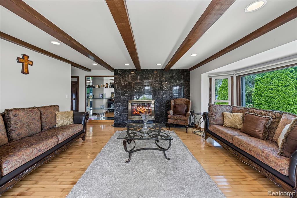 42195 Kouza Court, Belleville, MI 48111 — Photo 9