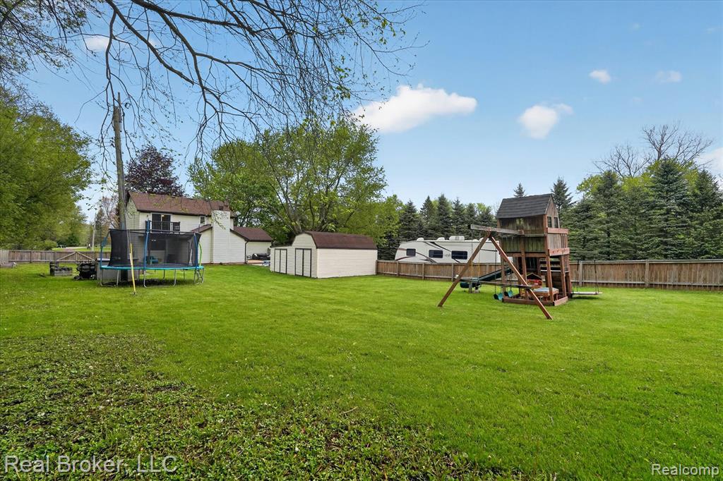 43-3885-Morgan-Rd-Orion-Township-MI-48359-WindowStill.jpg