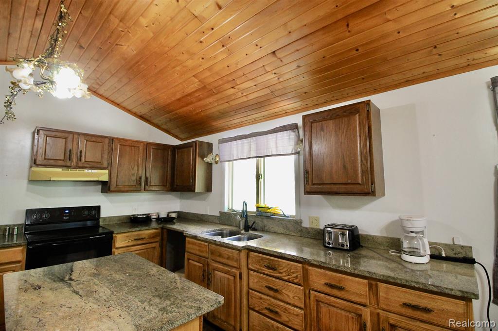 8050 N GENESEE Road, Mount Morris, MI 48458 — Photo 3