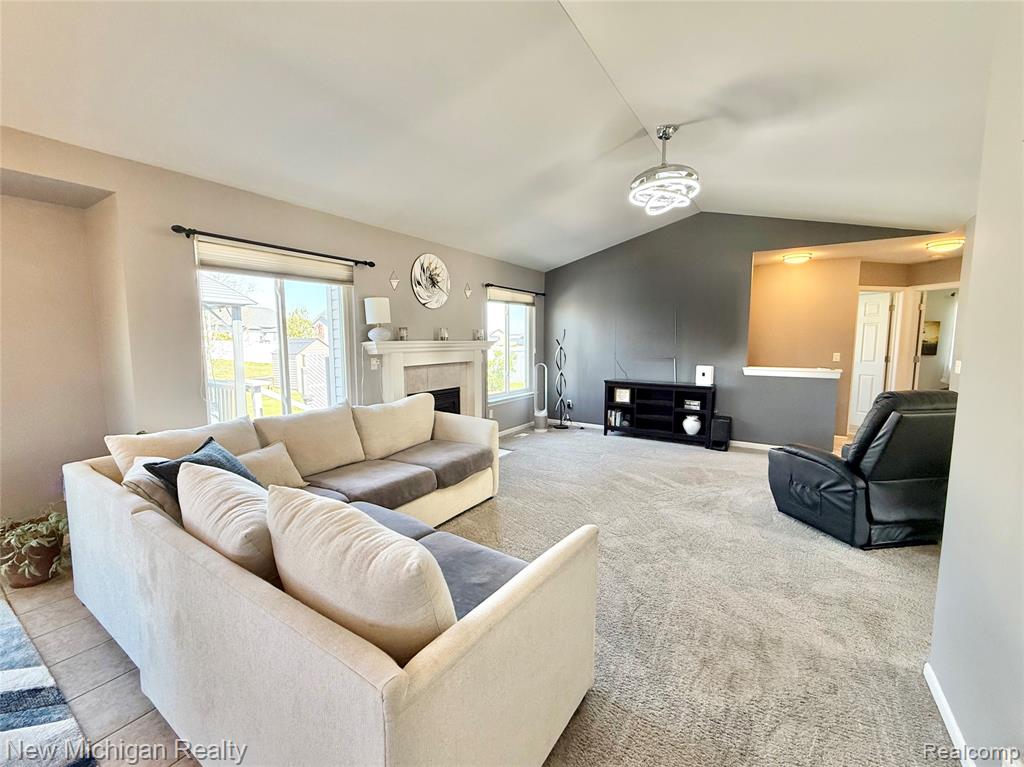 8205 Peninsula Circle, Grand Blanc, MI 48439 — Photo 11