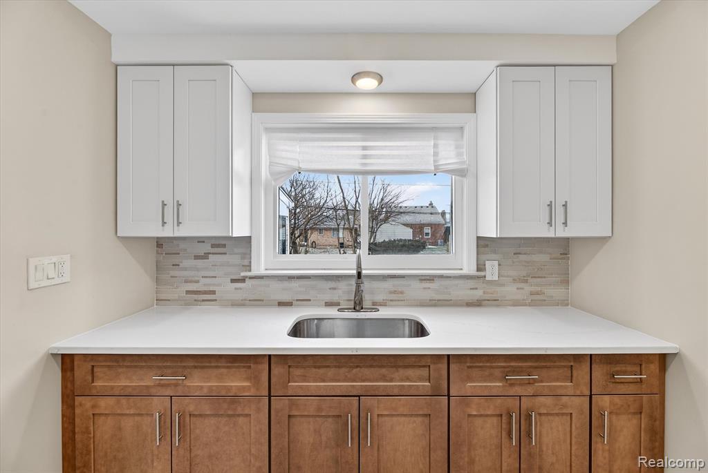 17314 Collinson Avenue, Eastpointe, MI 48021 — Photo 15