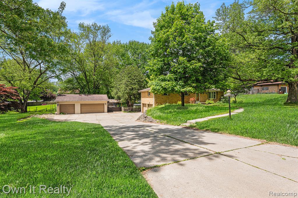 6615 Sandywell Drive, Temperance, MI 48182 — Photo 2