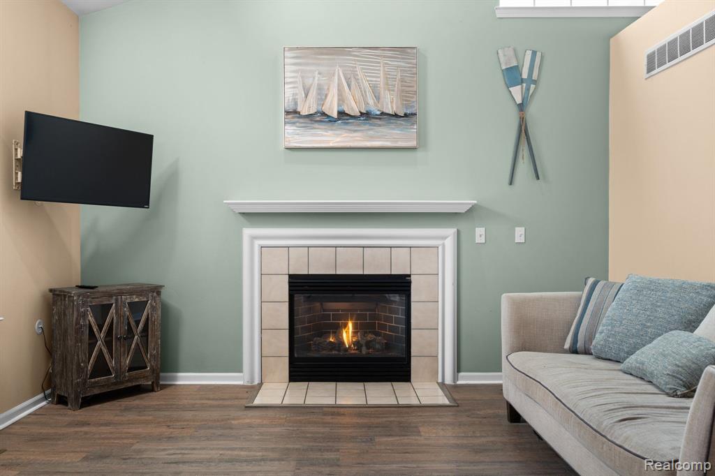 5617 VERSAILLES Avenue, Ann Arbor, MI 48103 — Photo 7
