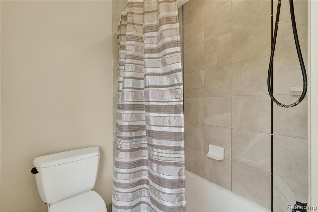 2724 Ore Valley Drive, Hartland, MI 48353 — Photo 27