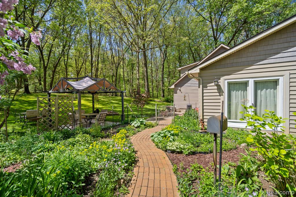 7630 DILLEY Road, Davisburg, MI 48350 — Photo 39