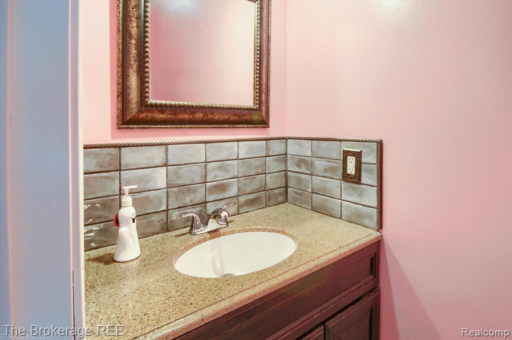 732 E Grand Blanc Road, Grand Blanc, MI 48439 — Photo 11