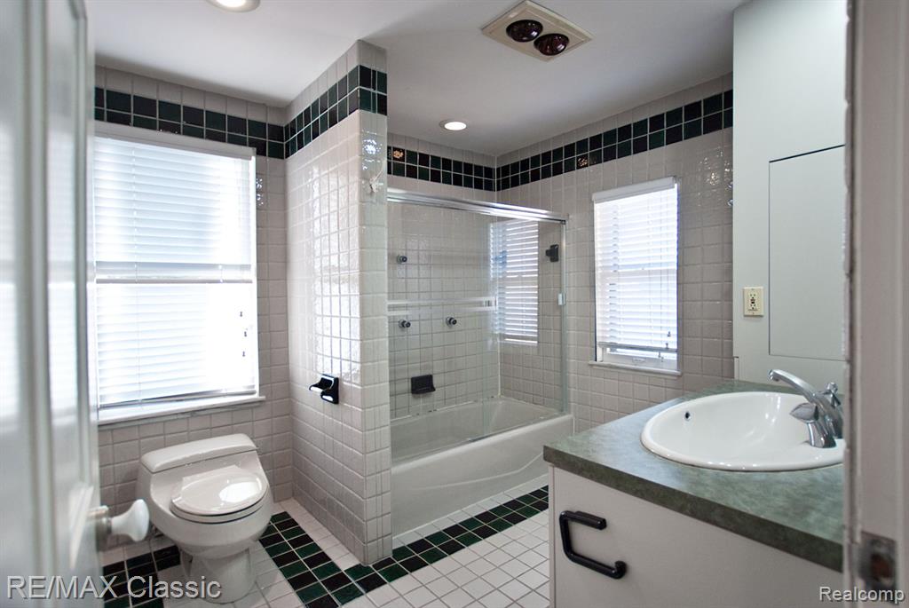 260 Oak Island Drive, Wolverine Lake, MI 48390 — Photo 27