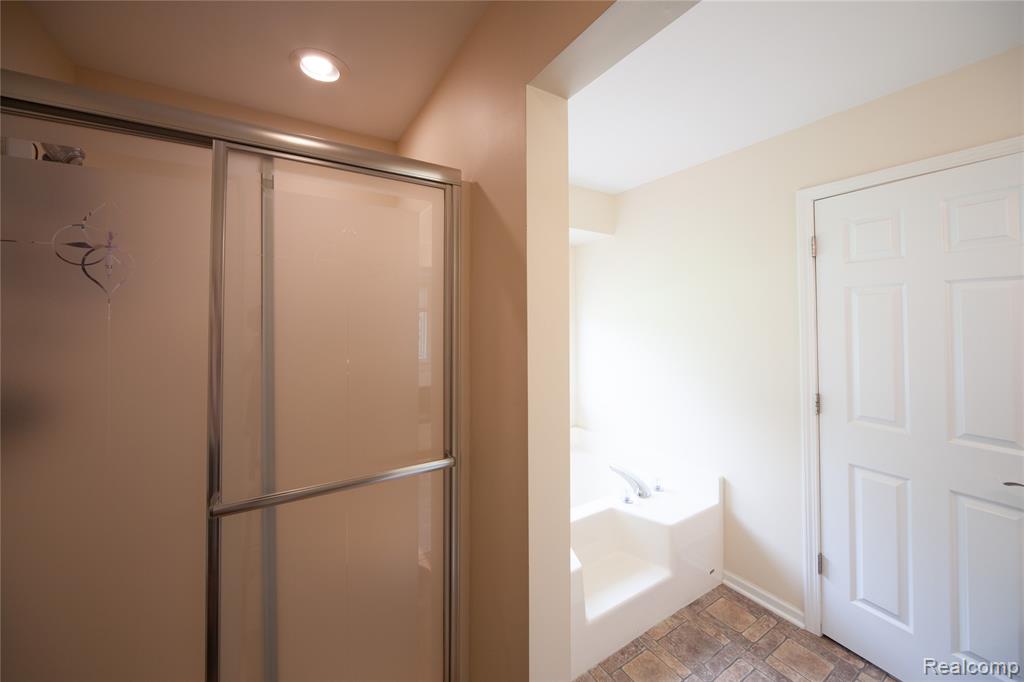 4470 Westedge Way, Grand Blanc, MI 48439 — Photo 16