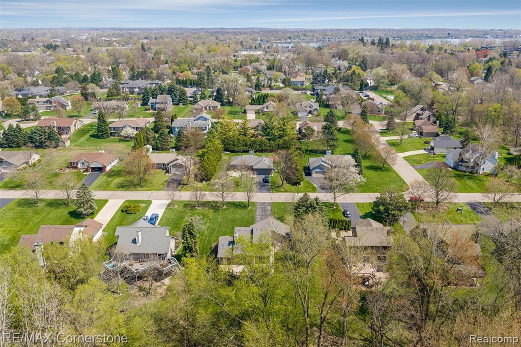 501 Alexander Drive, Commerce Twp, MI 48390 — Photo 37
