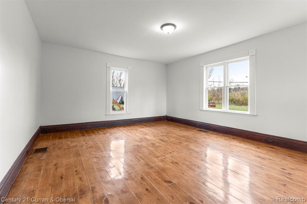 8004 N Farmington Road, Westland, MI — Photo 5