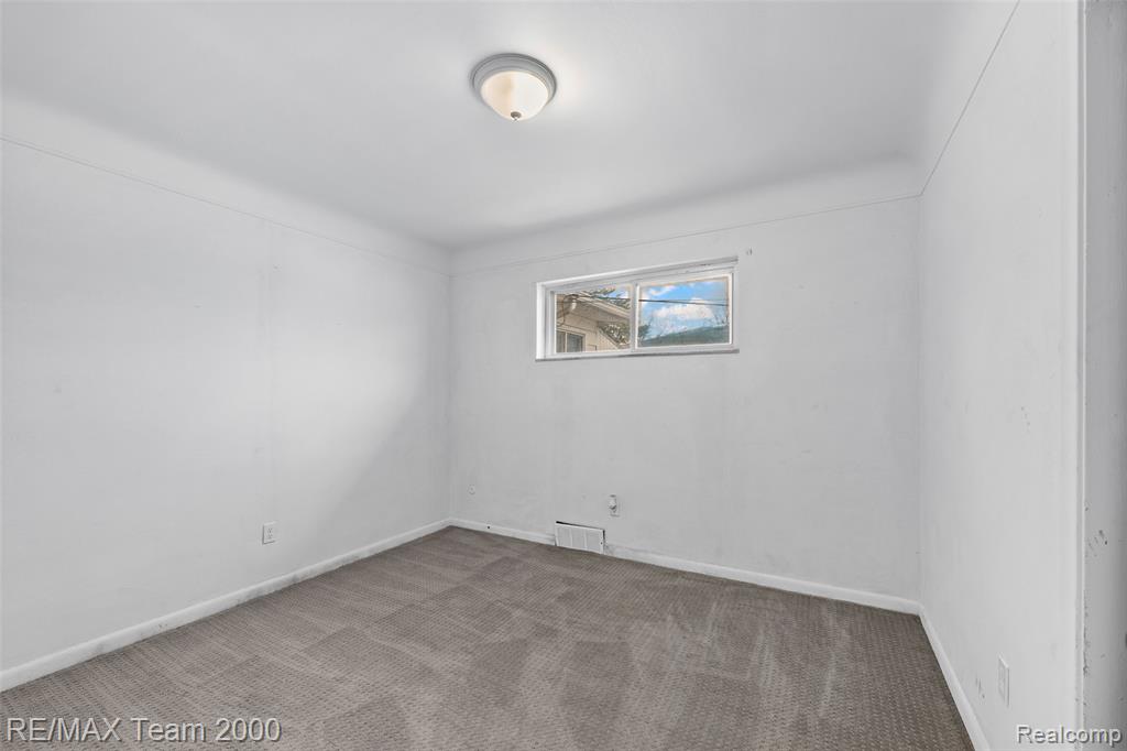 7638 N Gulley Road, Dearborn Heights, MI 48127 — Photo 11