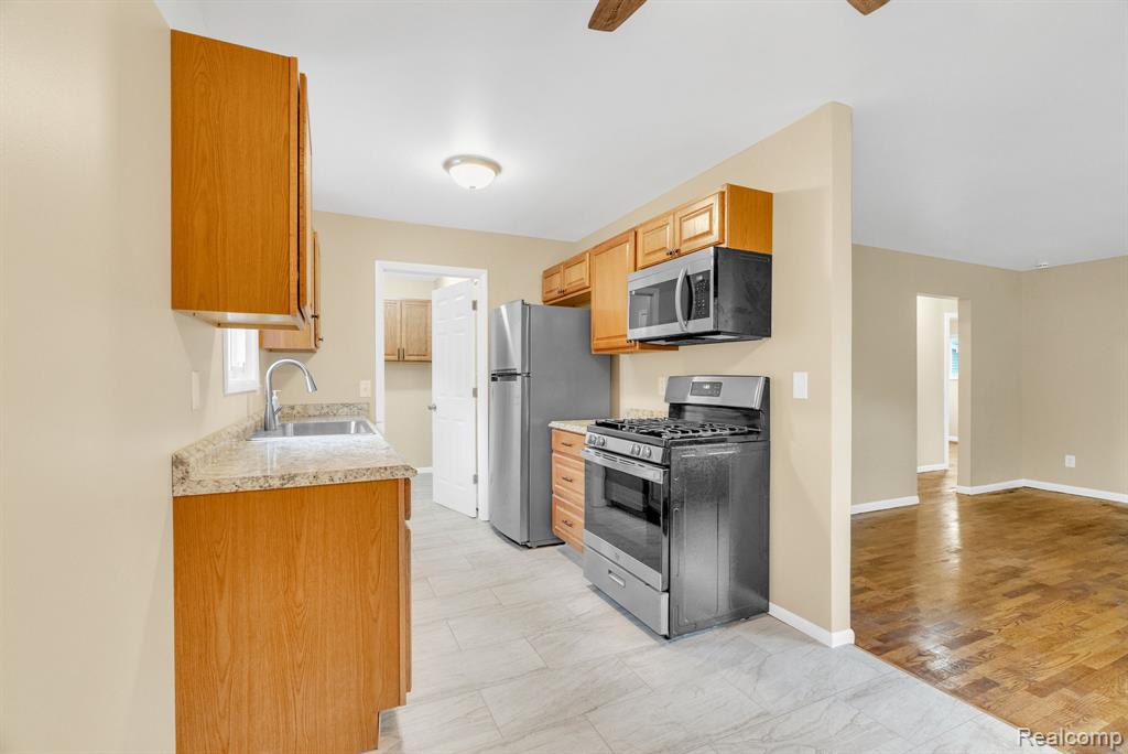744 Hartner Drive, Holly, MI 48442 — Photo 7