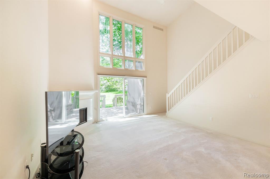 9854 HAWTHORNE GLEN Drive, Grosse Ile, MI 48138 — Photo 14