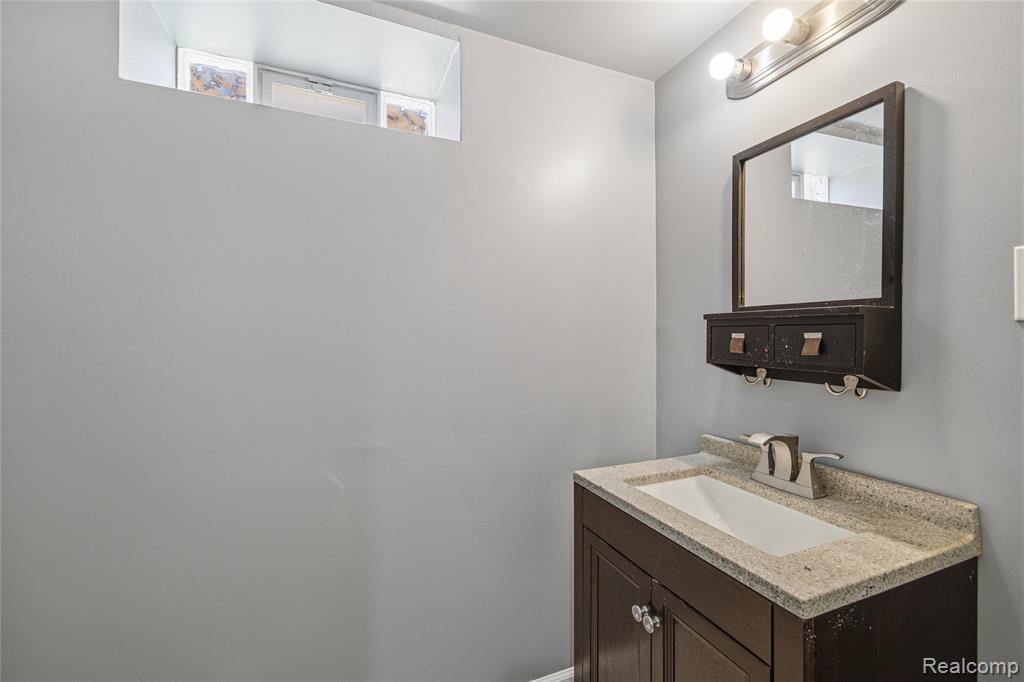 8131 Marian Street, Warren, MI 48093 — Photo 29