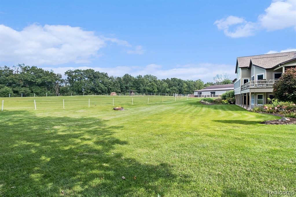 7196 MANOR Lane, Fowlerville, MI 48836 — Photo 50