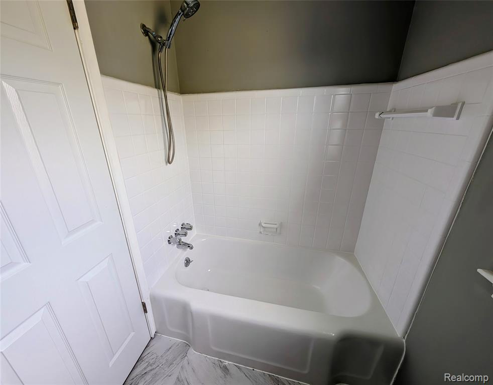 4302 Mandalay Avenue, Royal Oak, MI 48073 — Photo 20
