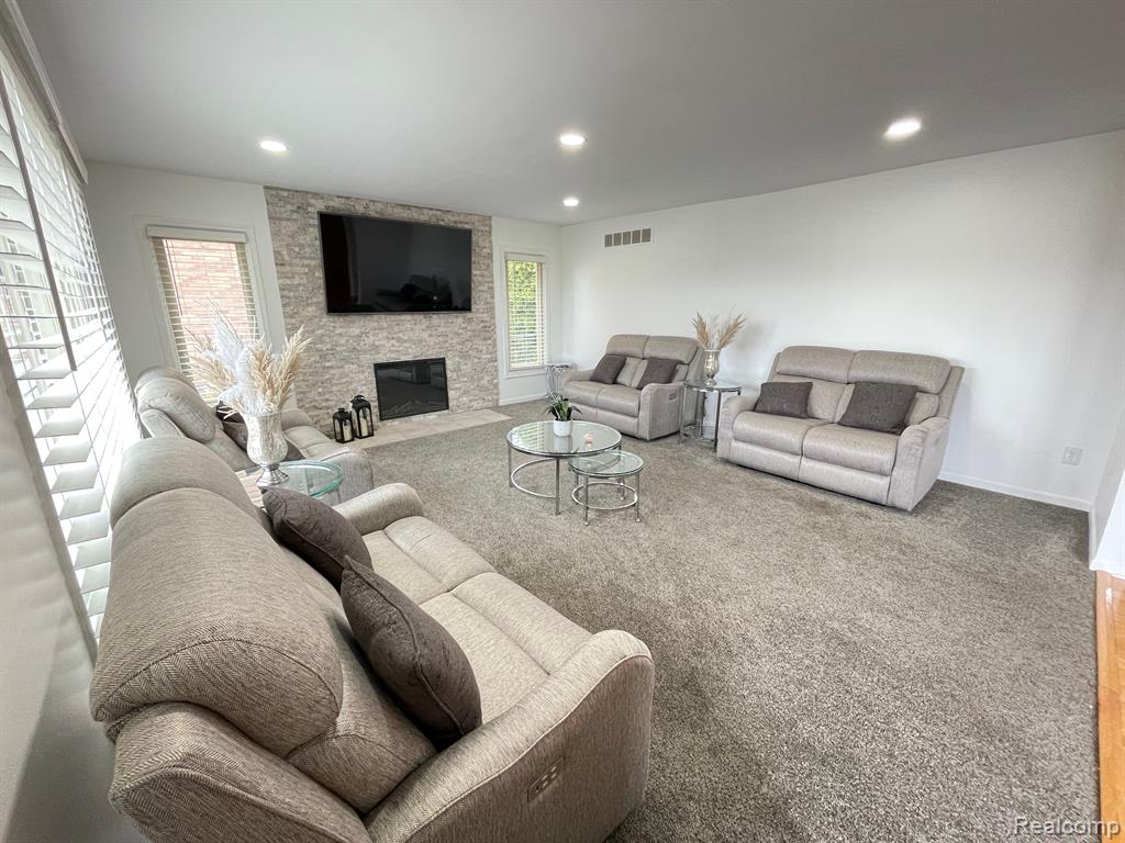 53775 CRANSTON Drive, Macomb, MI 48042 — Photo 15