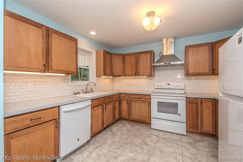 1765 Parker Road, Holly, MI 48442 — Photo 12