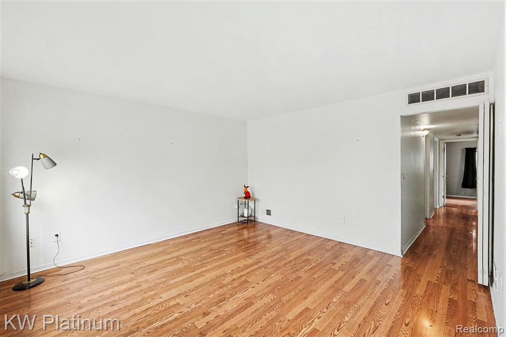 1218 E Milton Avenue, Hazel Park, MI 48030 — Photo 3
