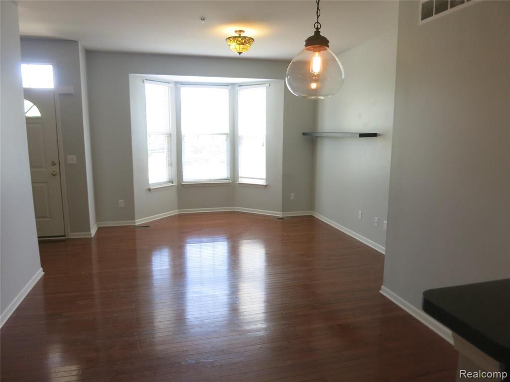 685 SUMMERFIELD Drive, Westland, MI — Photo 11