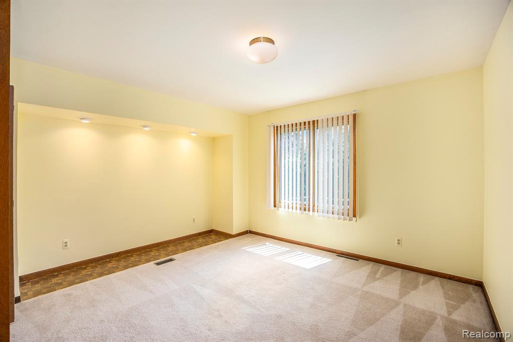 8477 Ranch Estates Road, Clarkston, MI 48348 — Photo 23