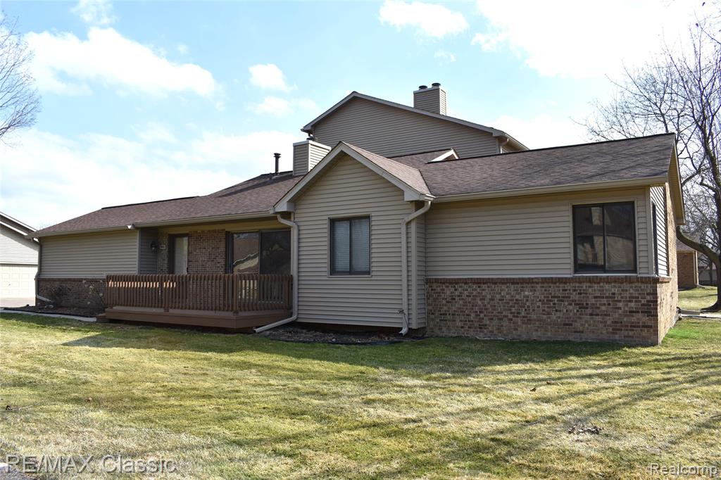 7901 Lawrence, West Bloomfield, MI — front exterior