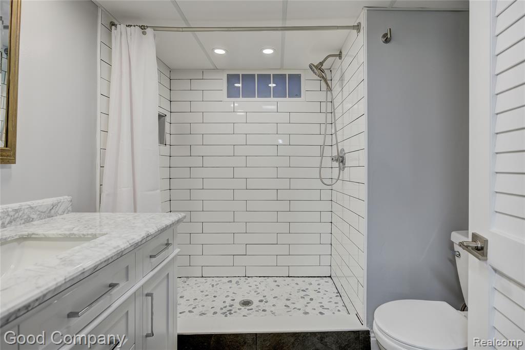 706 N Vermont Avenue, Royal Oak, MI 48067 — Photo 35