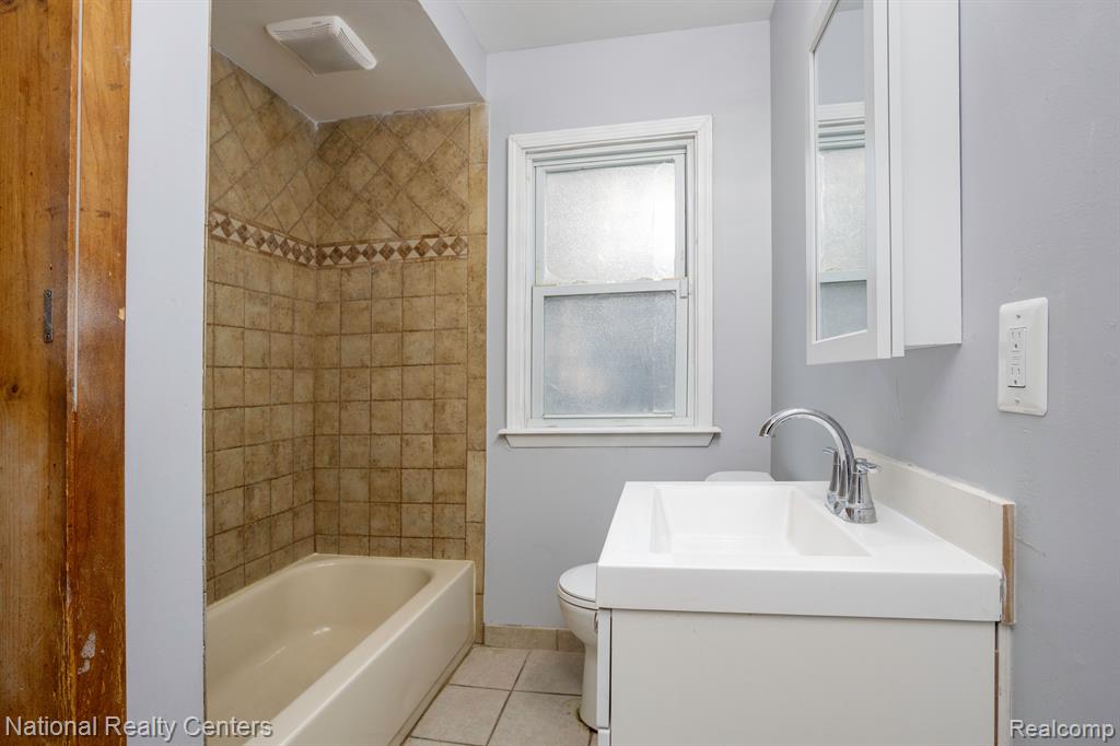 8255 GARBOR Avenue, Warren, MI 48093 — Photo 8
