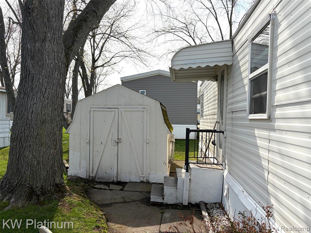 50 Mack Ave, 71, Marysville, MI 48040 — Photo 5