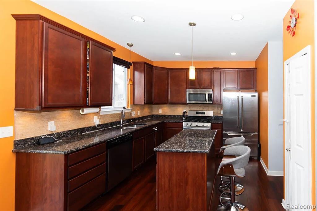 51123 Brompton, Novi, MI — Photo 29