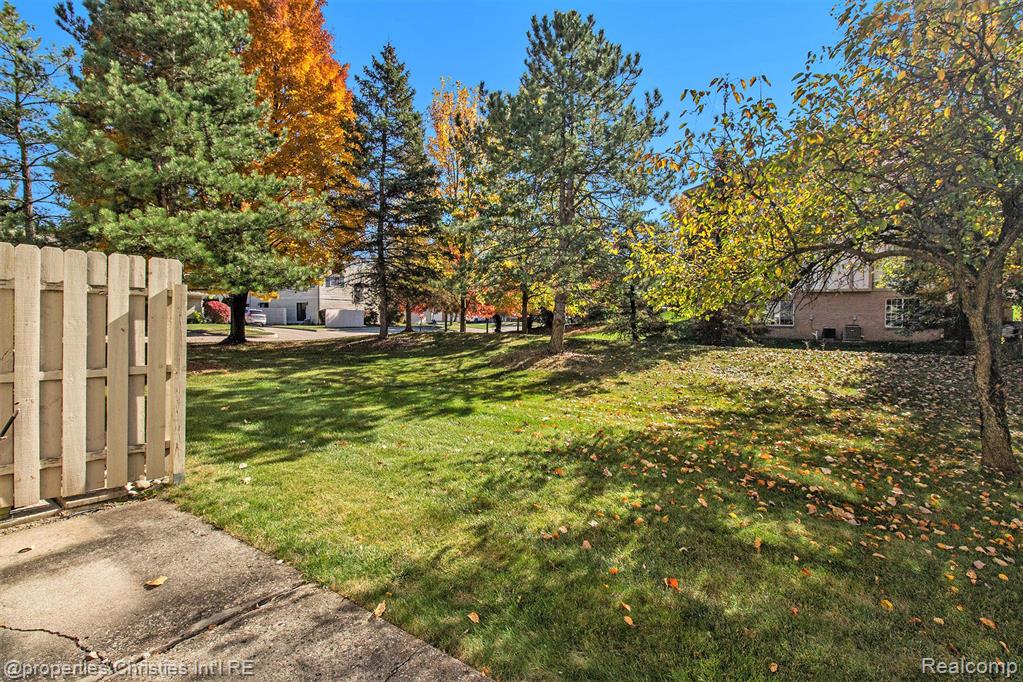 5762 DRAKE HOLLOW Drive W, West Bloomfield, MI — Photo 23