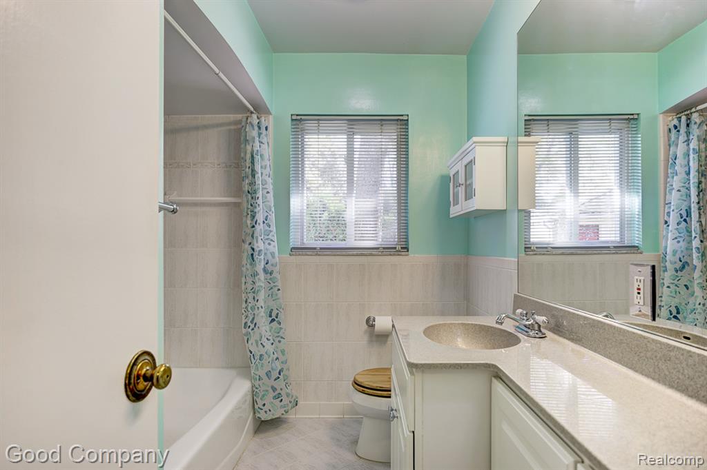 31160 E Rutland Street, Beverly Hills, MI 48025 — Photo 21
