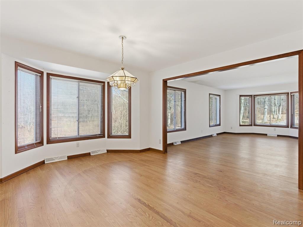 6400 Bridle Lane, Highland, MI 48356 — Photo 14
