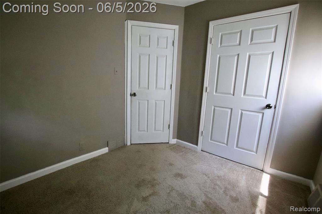 7044 Desmond Road, Waterford, MI 48329 — Photo 30