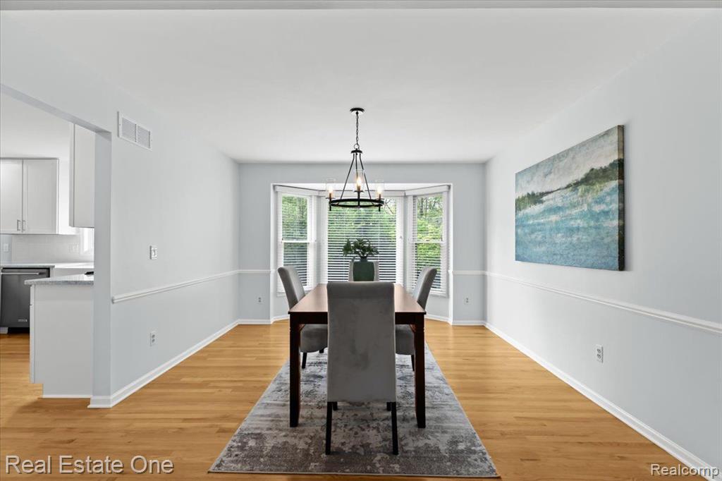 585 Dorchester Way, Milford, MI 48381 — Photo 11