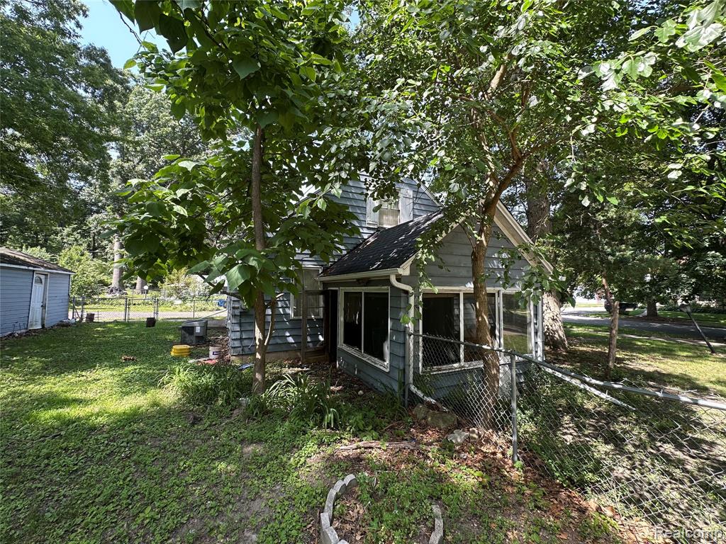 17667 Patton Street - Photo 2