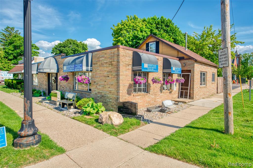 204 E Grand River Avenue, Fowlerville, MI 48836 — Photo 2