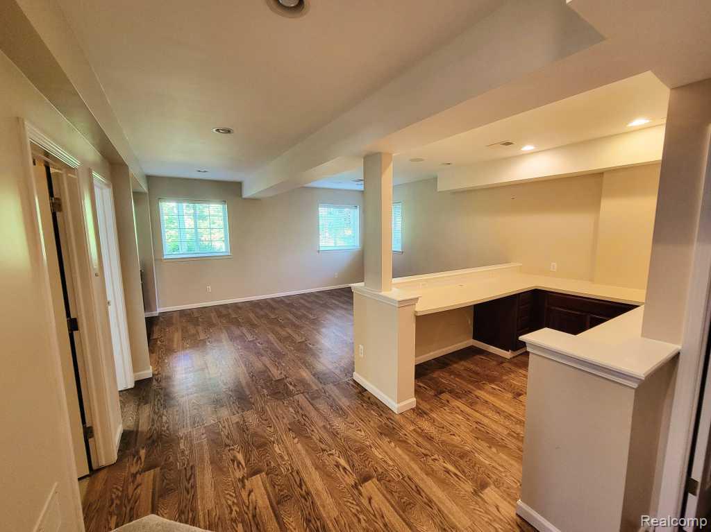 124 Champlain Boulevard, Howell, MI 48843 — Photo 33