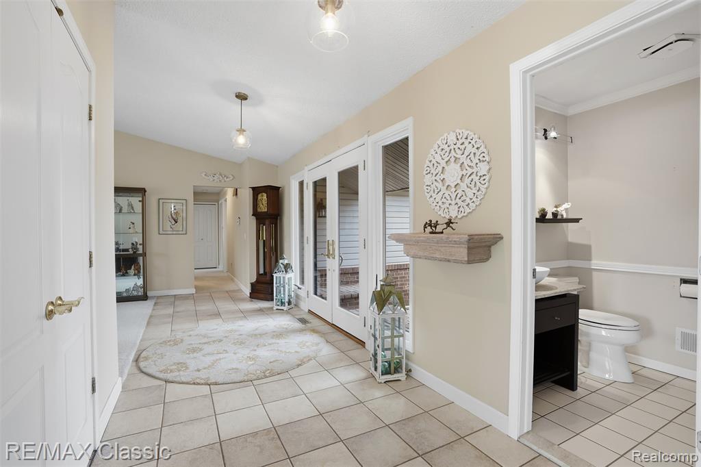 4871 Winewood Lane, Commerce Twp, MI 48382 — Photo 10