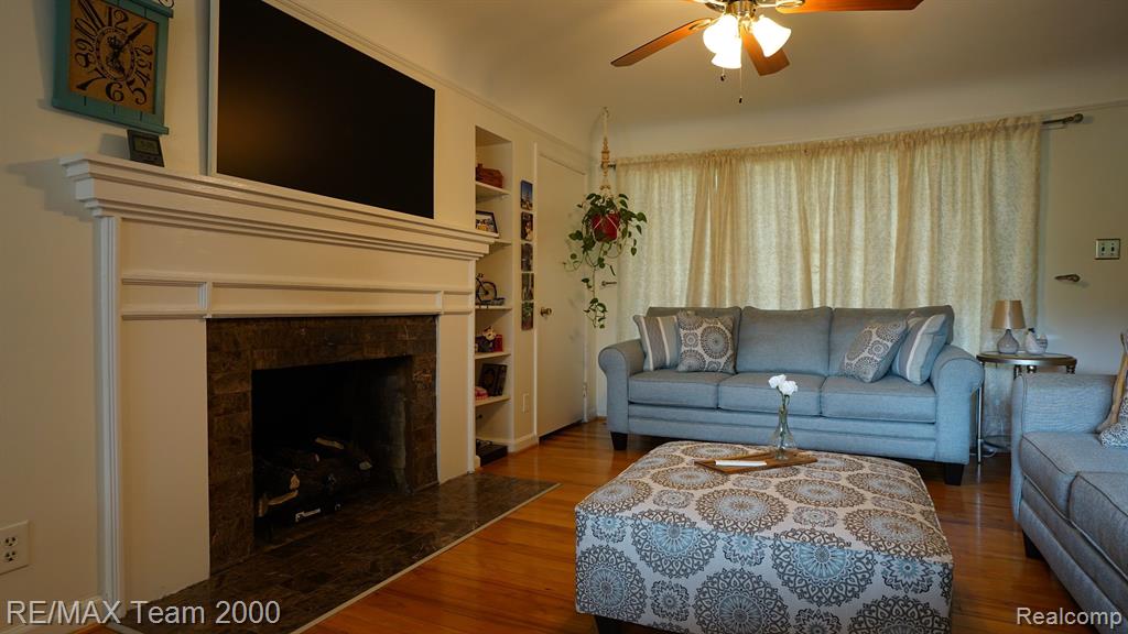 3 BOONE Lane, Dearborn, MI 48120 — Photo 35