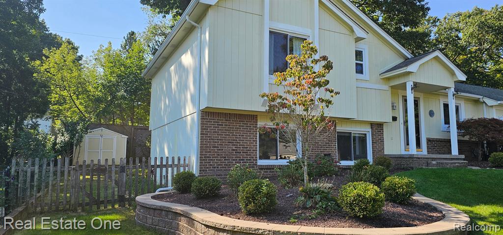 961 Abbey Lane, Milford, MI 48381 — Photo 33