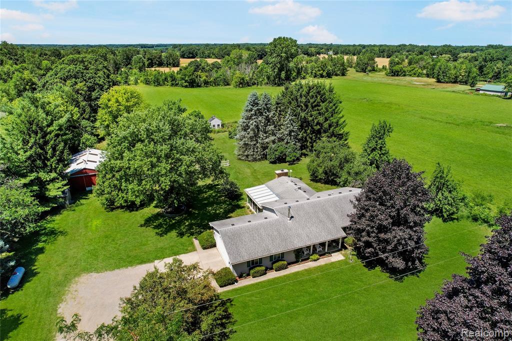 595 N Cedar Road, Fowlerville, MI 48836 — Photo 2