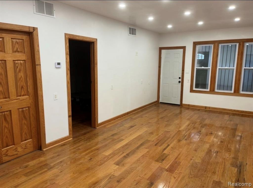 17333 Fenelon Street, Hamtramck, MI 48212 — Photo 2