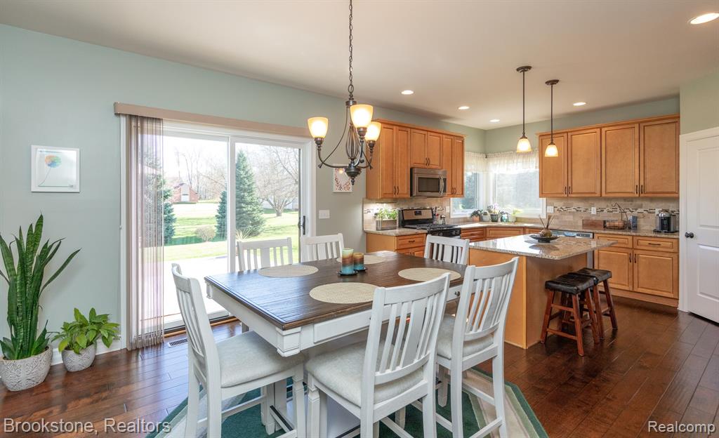 897 MOLDOVIA Drive, White Lake, MI — Photo 17